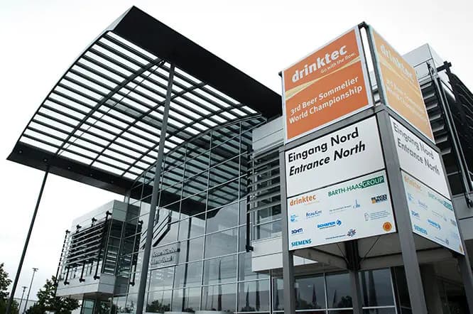 Werbetürme & Anlagen